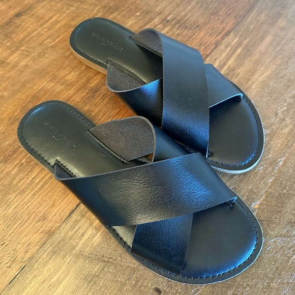 Banana Republic Factory Leather Cross Over Slides - Picture 4 of 5